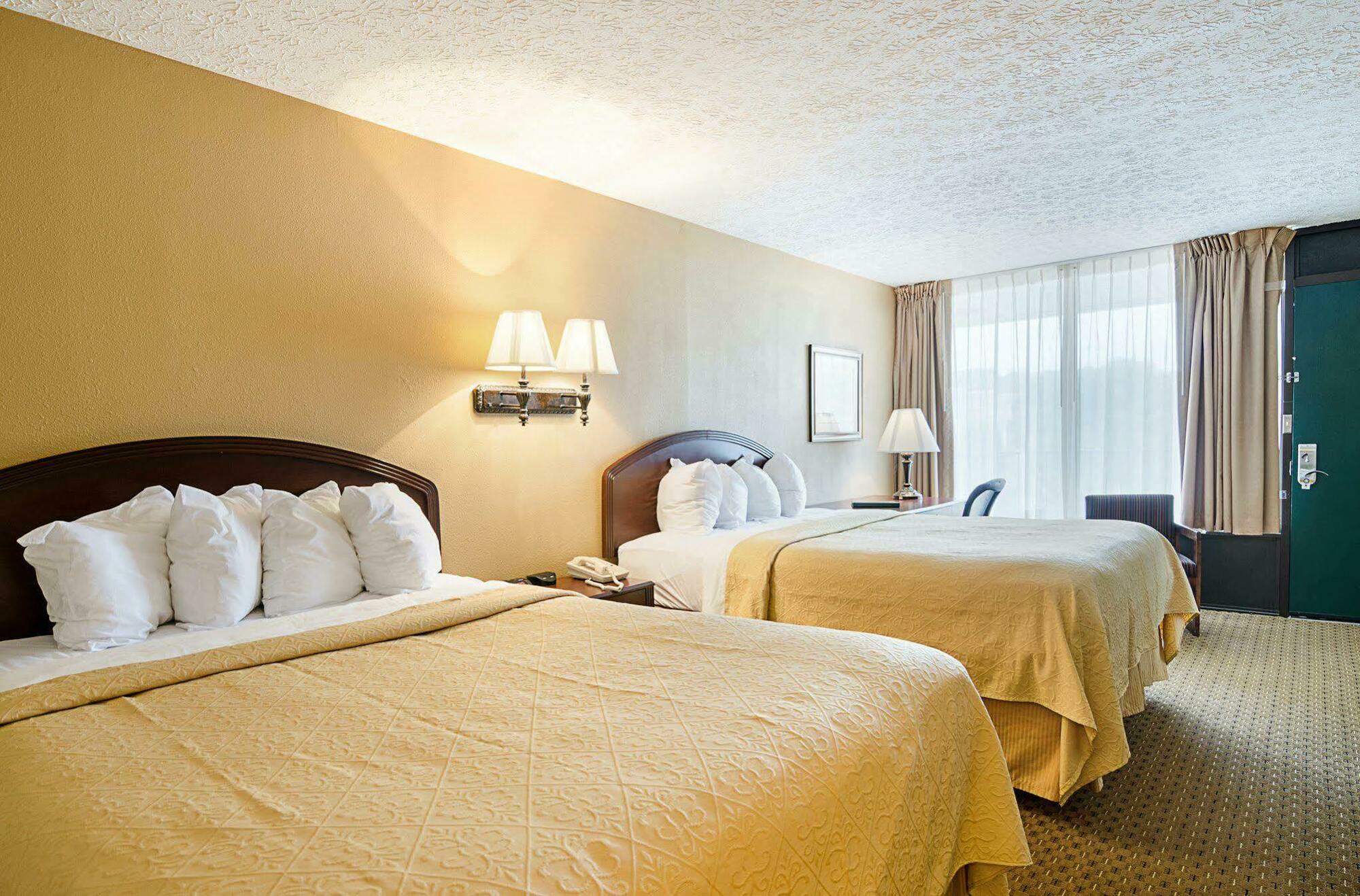 Quality Inn 루이스버그 외부 사진